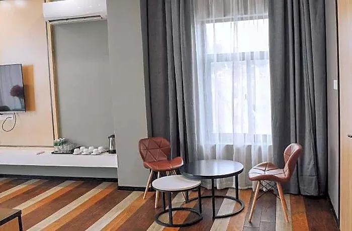 Fan's Baybay Hotell