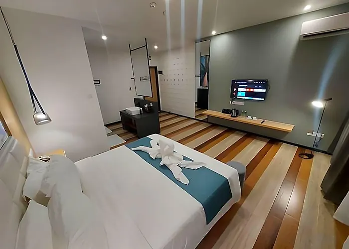 Fan's Baybay Hotel