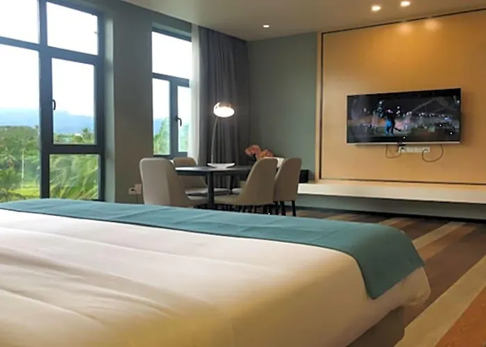 Fan's Baybay Hotel 3*